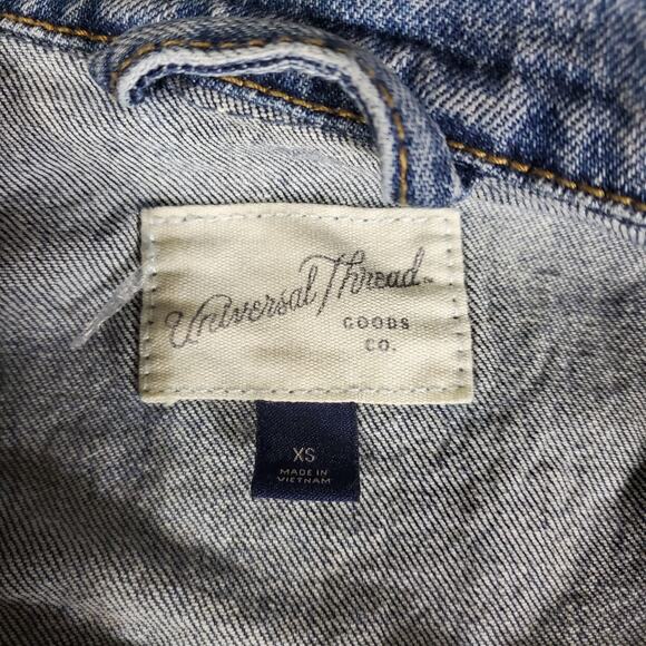 Universal Thread Distressed Denim Jacket Size XS - Picture 2 of 5
